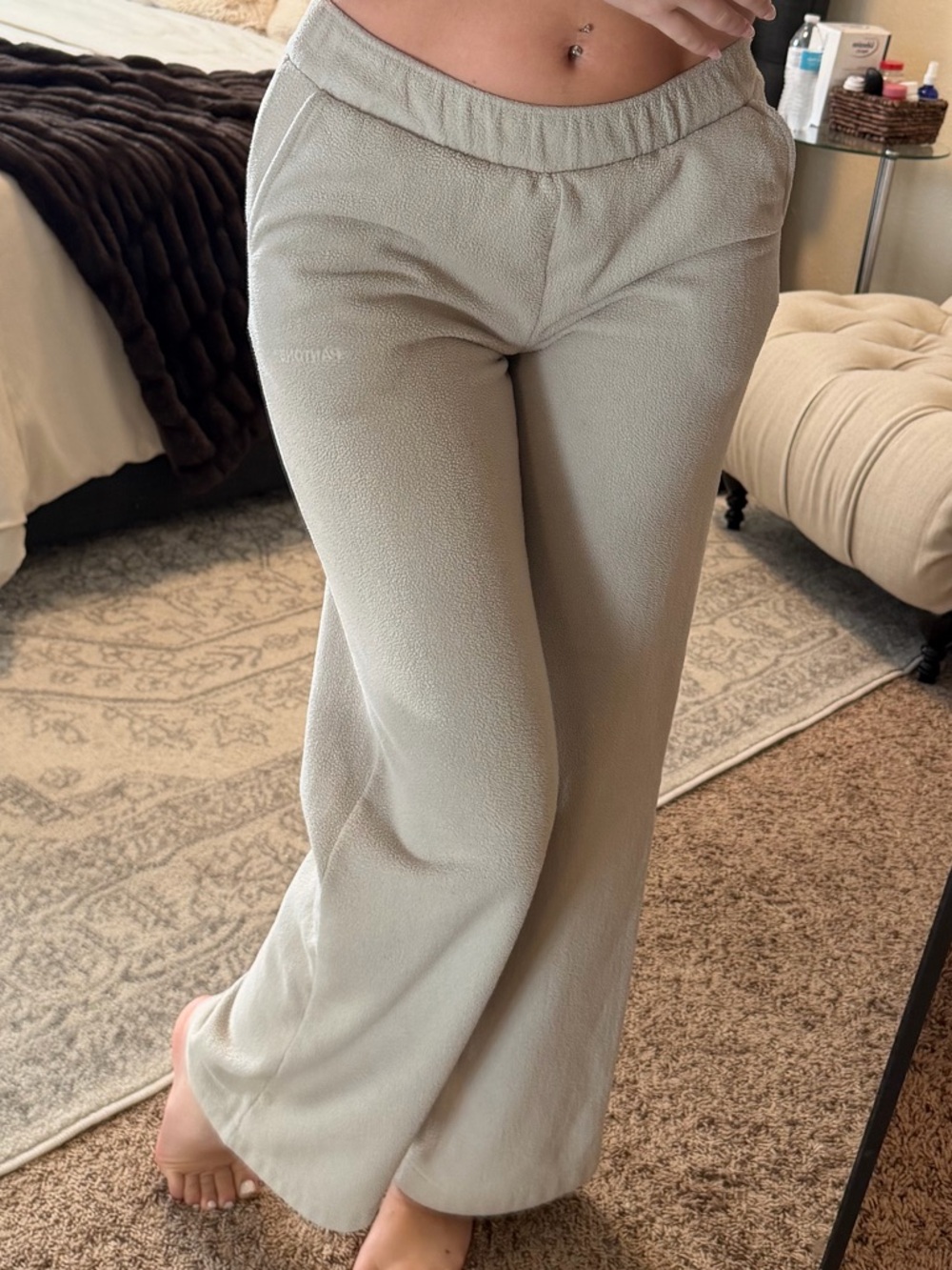 Cozy gray Pantone sweatpants